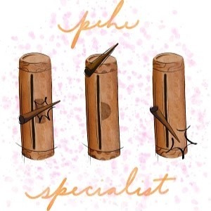 Three to'ere drums drawn over a white background scattered with pink watercolor splotches and the words: "pehe specialist"